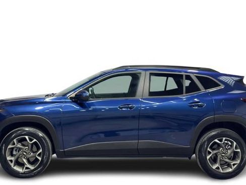 Used 2024 Chevrolet Trax LT w/ Driver Confidence Package FWD image 1