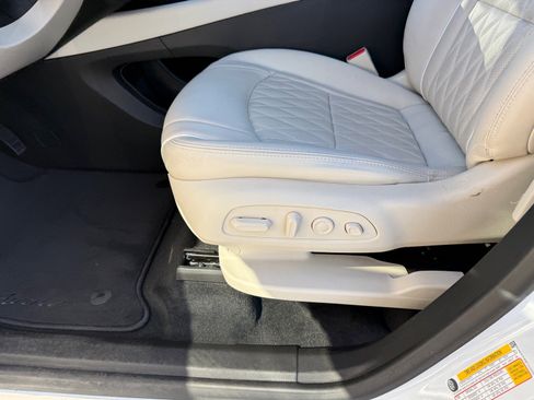 Used 2023 Buick Enclave Avenir w/ Avenir Technology Package image 22