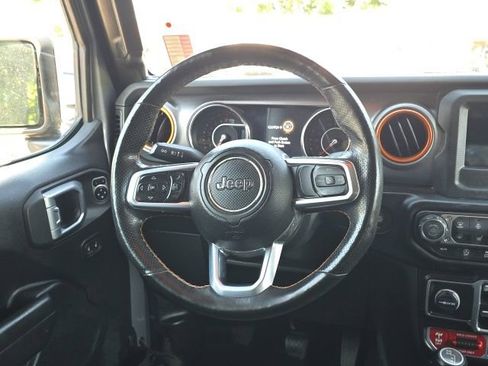 Used 2020 Jeep Gladiator Mojave w/ Cold Weather Group AWD/4WD image 18