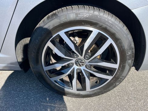 Used 2025 Volkswagen Jetta SE image 29