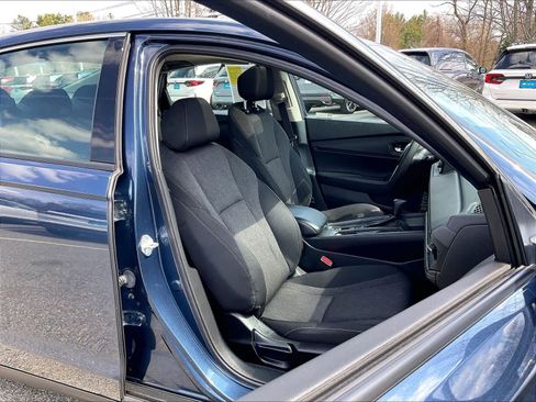 Used 2023 Honda Accord EX image 11