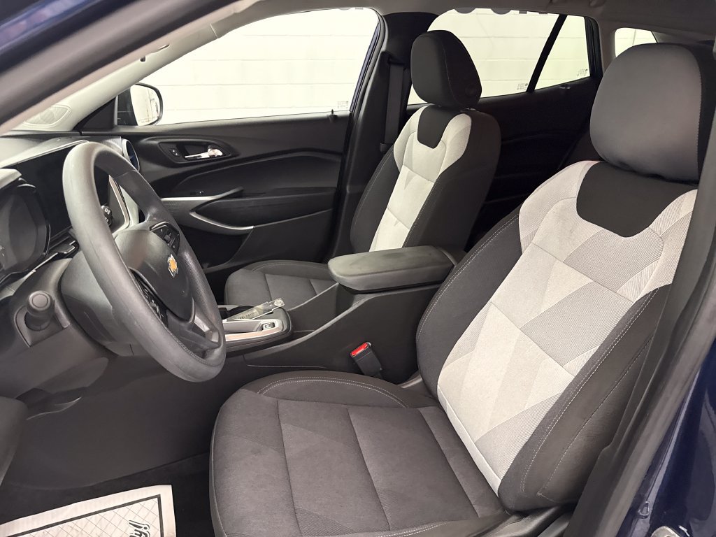 Used 2024 Chevrolet Trax LS FWD image 11