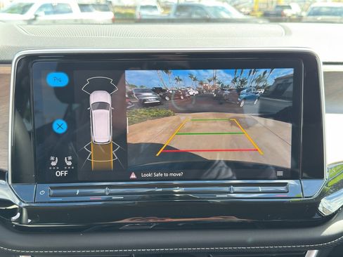 Used 2024 Volkswagen Atlas SE image 21