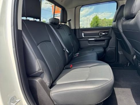 Used 2018 RAM 2500 Laramie w/ Convenience Group AWD/4WD image 17