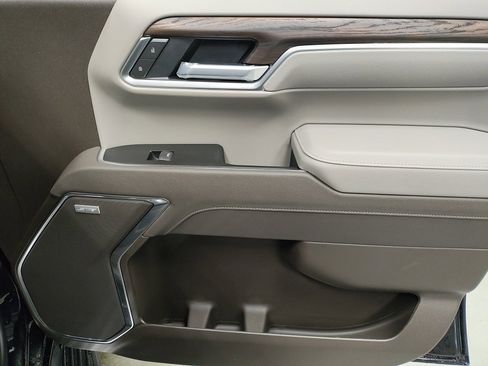 New 2026 GMC Sierra 1500 SLT w/ SLT Premium Plus Package image 9