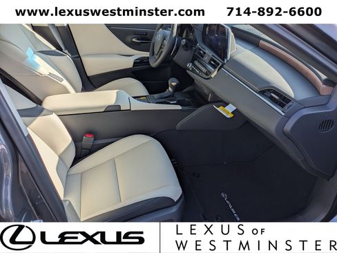 New 2025 Lexus ES 350 w/ Premium Package image 4