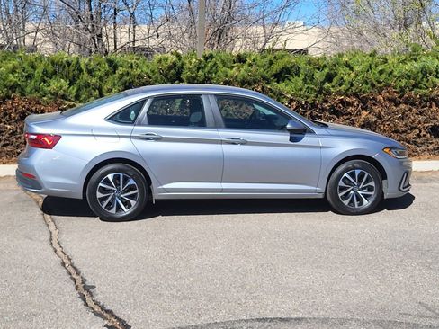 Used 2025 Volkswagen Jetta S image 4