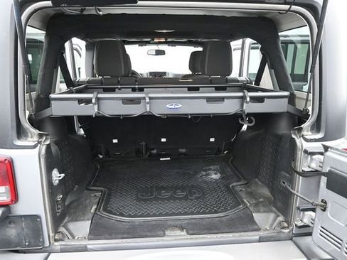 Used 2018 Jeep Wrangler Unlimited Sahara AWD/4WD image 17