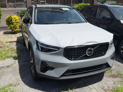 New 2026 Volvo XC40 B5 Plus w/ Protection Package Premier