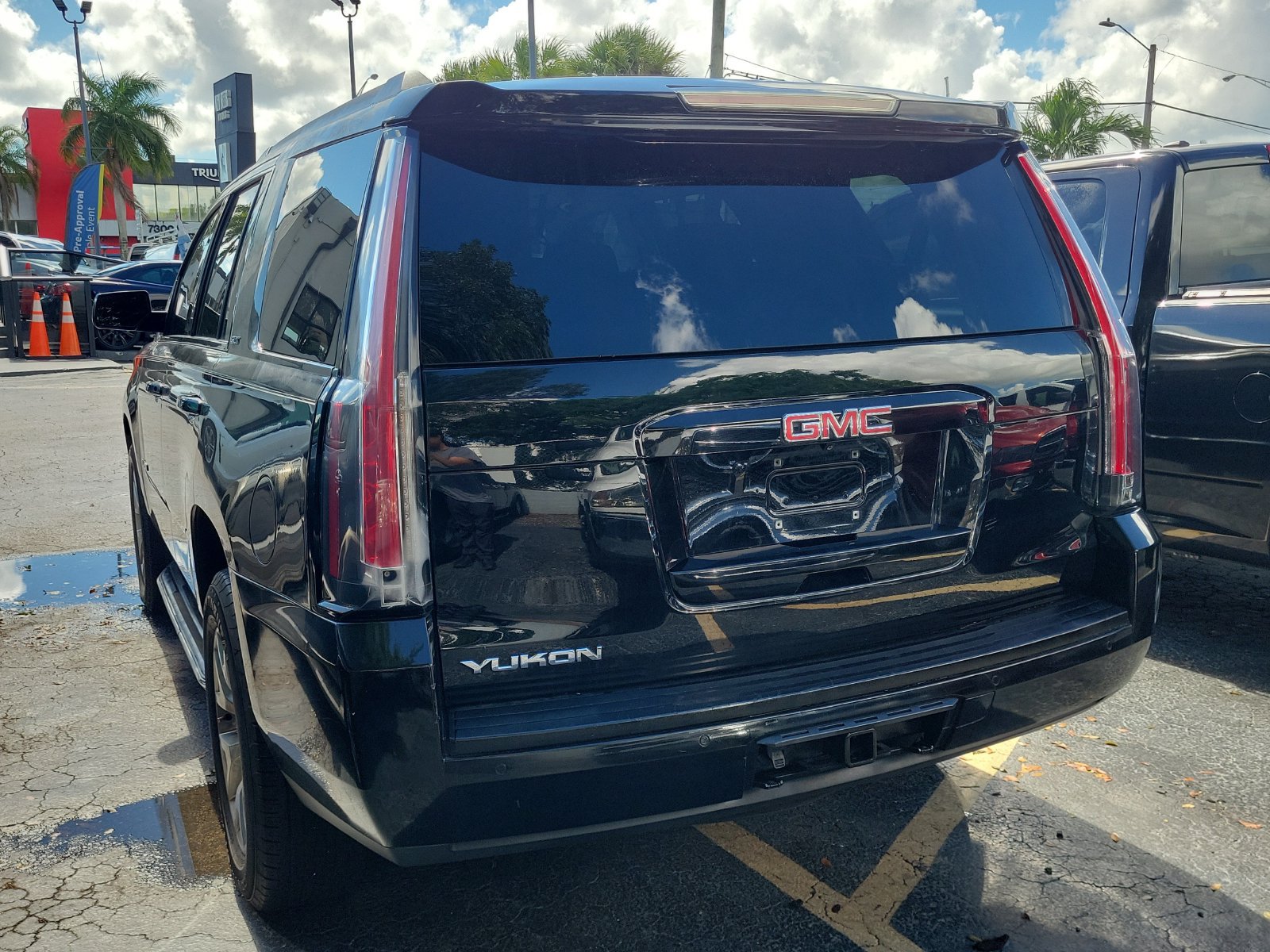 Used 2015 GMC Yukon SLT w/ Open Road Package RWD image 6