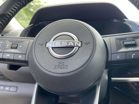 Used 2025 Nissan Pathfinder SV AWD/4WD image 30