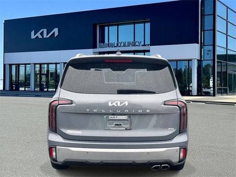 Certified 2024 Kia Telluride EX w/ EX Captain's Chair Package image 11