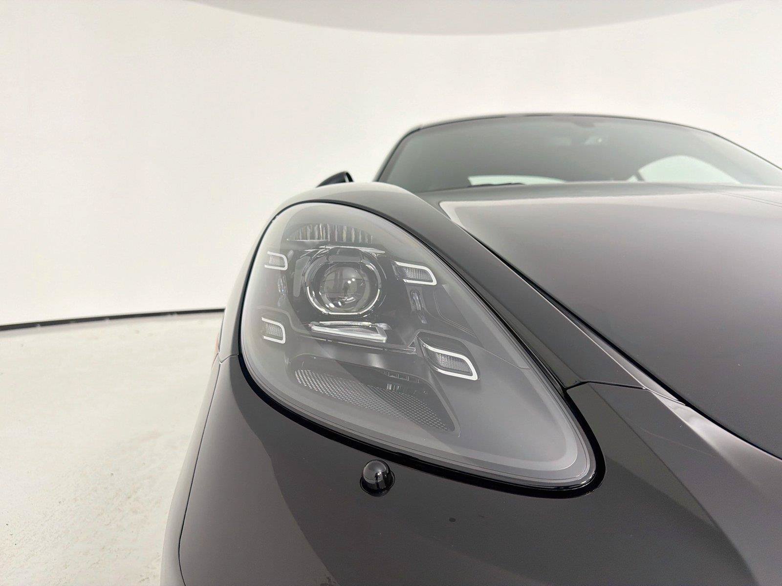 Certified 2024 Porsche 718 Cayman RWD image 29