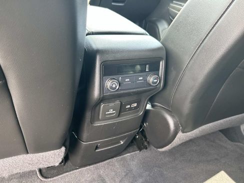 Used 2020 GMC Acadia SLT w/ Driver Alert Package II AWD/4WD image 25