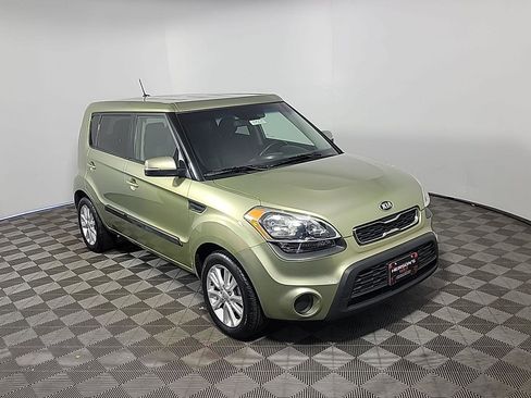 Used 2013 Kia Soul + FWD image 2
