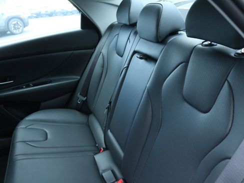 New 2025 Hyundai Elantra Limited image 15