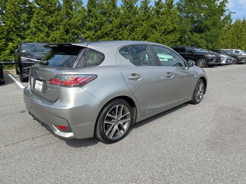 Used 2017 Lexus CT 200h FWD image 3
