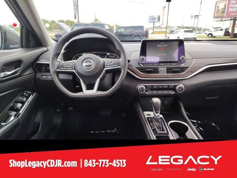 Used 2023 Nissan Altima 2.5 SV image 10