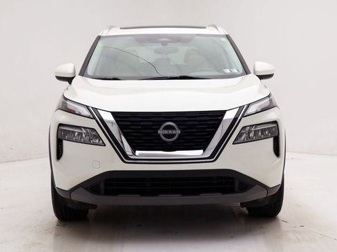 Used 2023 Nissan Rogue SV w/ SV Premium B Package image 5