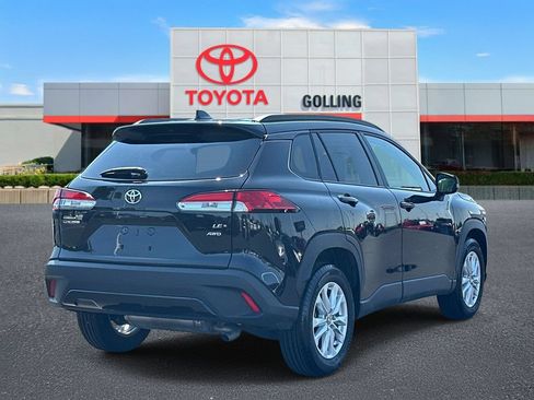 Used 2024 Toyota Corolla Cross LE w/ Moonroof Package AWD/4WD image 5