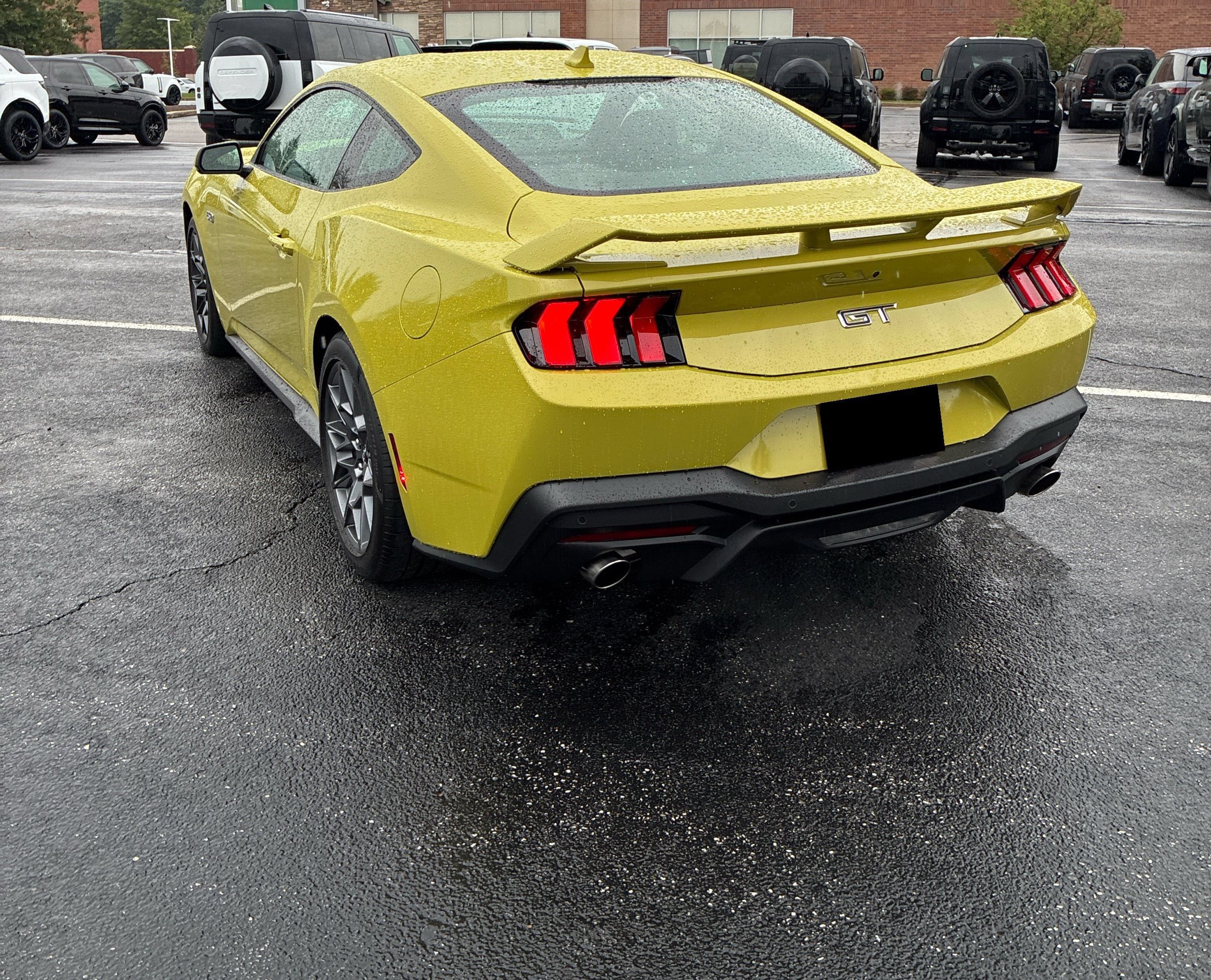 Used 2025 Ford Mustang GT Premium w/ GT Performance Package RWD image 4