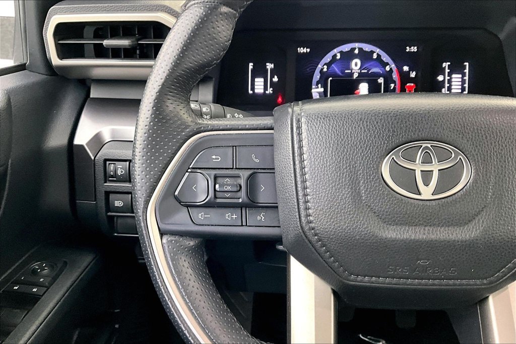 Used 2025 Toyota 4Runner SR5 AWD/4WD image 24