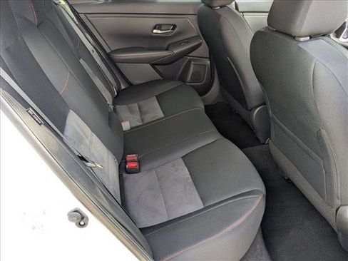 Certified 2025 Nissan Sentra SR FWD image 18