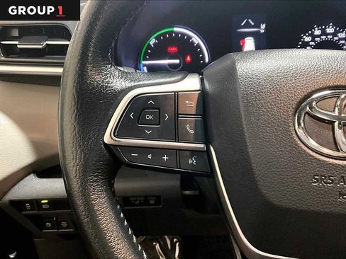 Certified 2021 Toyota Sienna XLE image 24