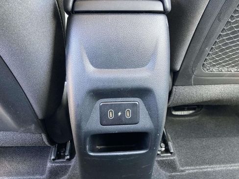 Used 2025 Hyundai Venue SEL FWD image 17