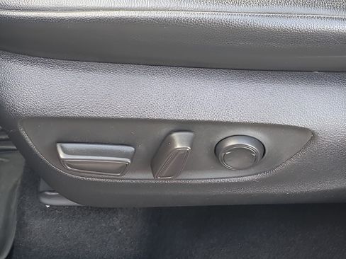 Certified 2024 Toyota Highlander XLE image 16