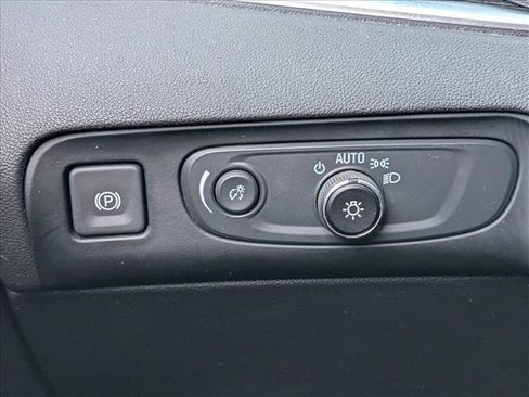 Used 2021 Buick Enclave Avenir w/ Avenir Technology Package AWD/4WD image 16