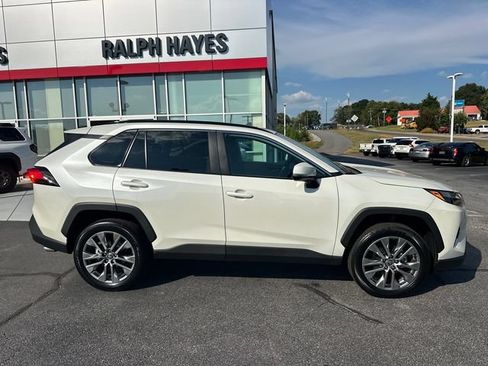 Used 2022 Toyota RAV4 XLE Premium FWD image 2