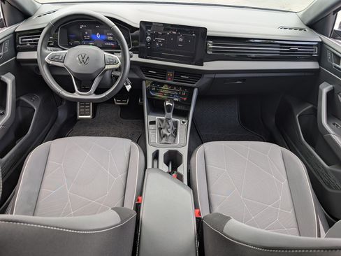 Used 2025 Volkswagen Jetta Sport FWD image 22