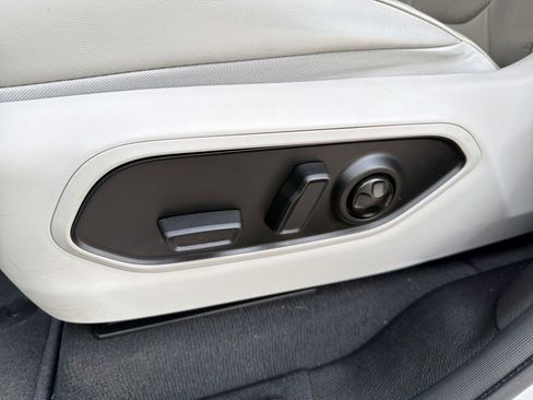 Used 2022 Jeep Grand Cherokee Overland w/ Trailer Tow Prep Group (B) image 14