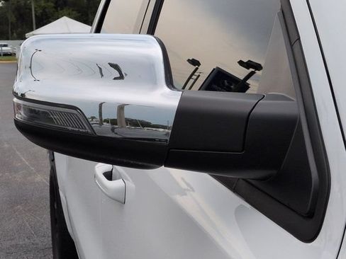Used 2024 RAM 1500 Laramie AWD/4WD image 12