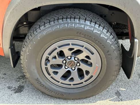 Used 2025 Nissan Frontier Pro-X RWD image 5