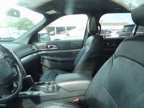 Used 2019 Ford Explorer Sport w/ Equipment Group 401A image 7