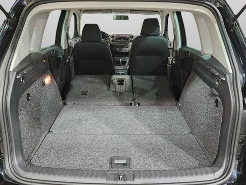 Used 2013 Volkswagen Tiguan S image 33