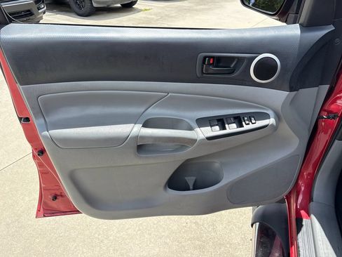 Used 2013 Toyota Tacoma PreRunner w/ TRD Sport Pkg RWD image 16
