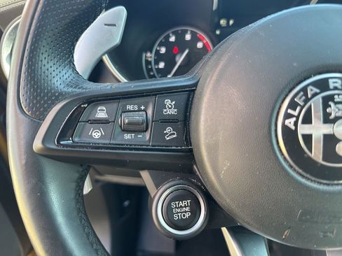 Used 2023 Alfa Romeo Stelvio Veloce AWD/4WD image 36