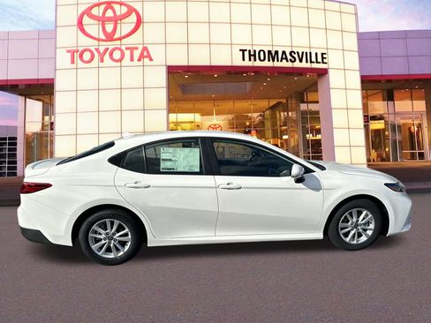 New 2025 Toyota Camry LE w/ Convenience Package image 4