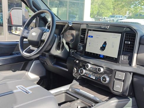 Used 2025 Ford F350 Platinum w/ Tremor Off-Road Package image 30