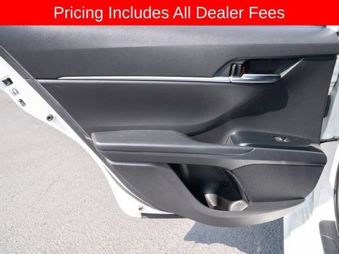 Used 2019 Toyota Camry SE FWD image 8