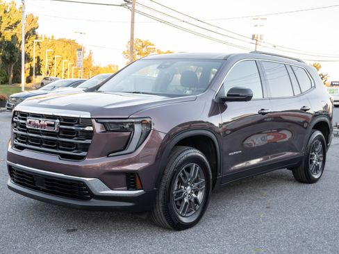 Used 2025 GMC Acadia Elevation image 6