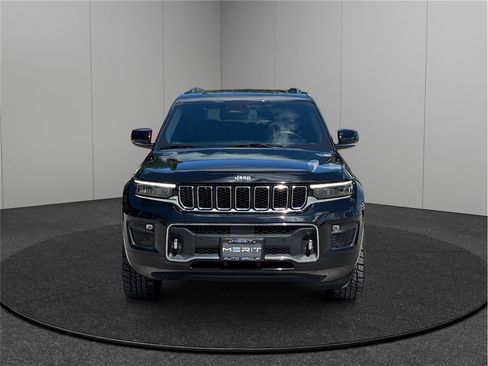 Used 2021 Jeep Grand Cherokee L Overland w/ Luxury Tech Group IV image 3