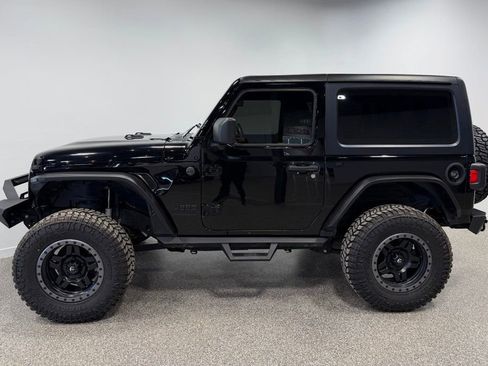 Used 2022 Jeep Wrangler Sport image 15