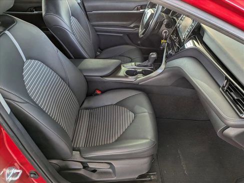 Used 2022 Toyota Camry SE image 20