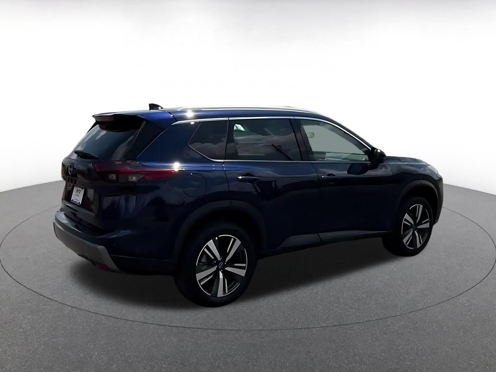 Used 2026 Nissan Rogue SL FWD image 13