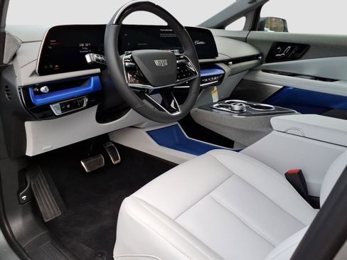 New 2026 Cadillac Optiq Luxury 1 image 12