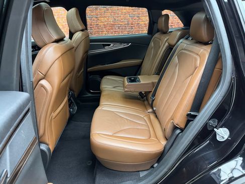 Used 2023 Lincoln Nautilus Reserve AWD/4WD image 24